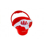 Vozík s vysávačom a s príslušenstvom na čistenie